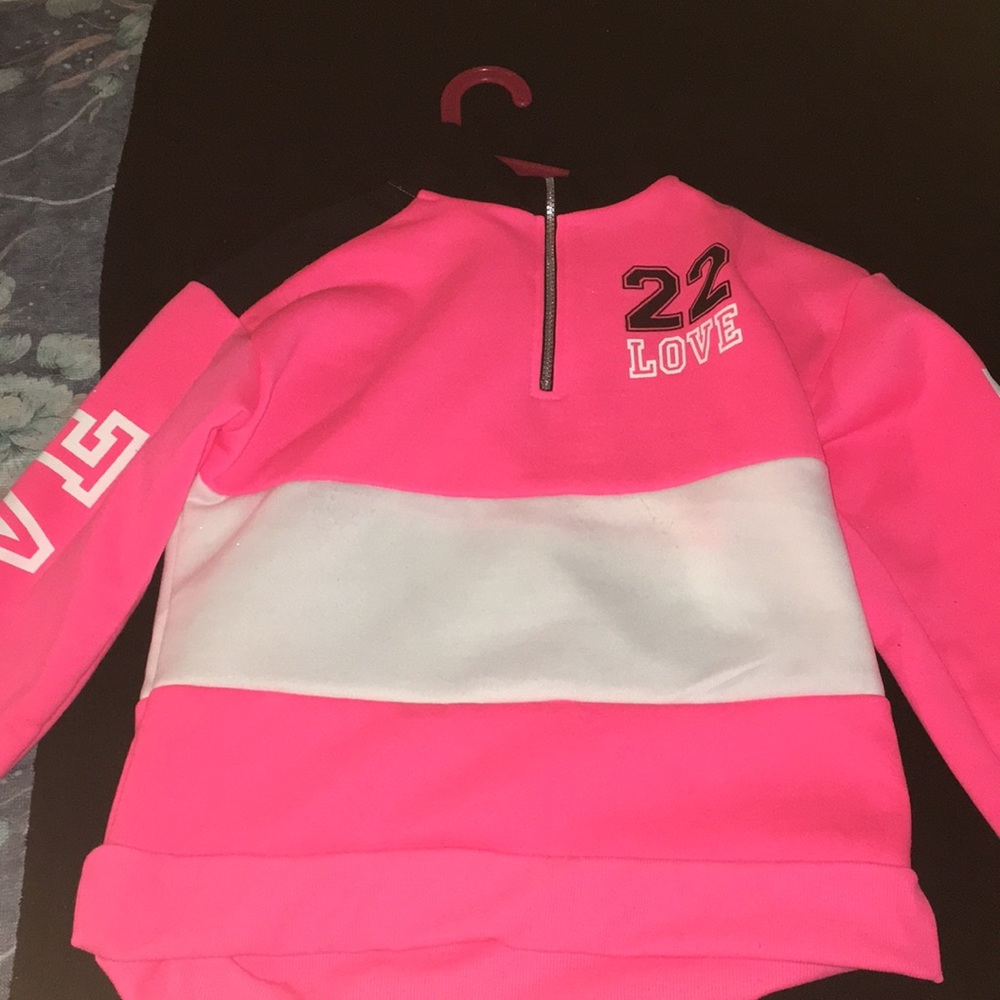 Sweater.      Kids